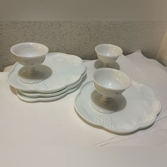 Indiana Glass Colony Harvest Milk 3 footed Glasses Plate Set of 4 plates  (7 Pc) - Picture 1 of 9
